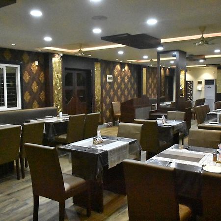 Hotel Daftari Palace Kishanganj Ngoại thất bức ảnh