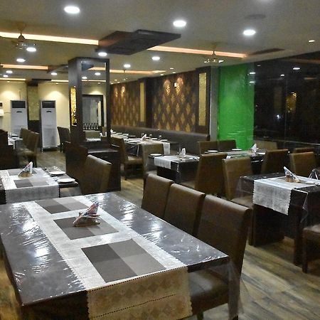 Hotel Daftari Palace Kishanganj Ngoại thất bức ảnh