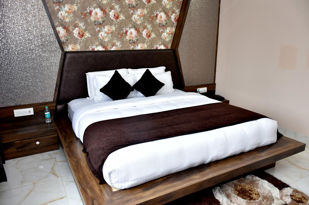 Hotel Daftari Palace Kishanganj Ngoại thất bức ảnh