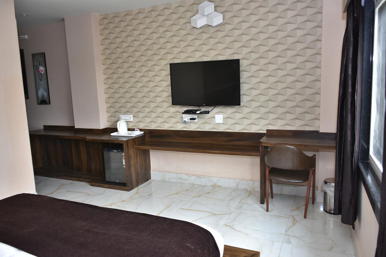 Hotel Daftari Palace Kishanganj Ngoại thất bức ảnh