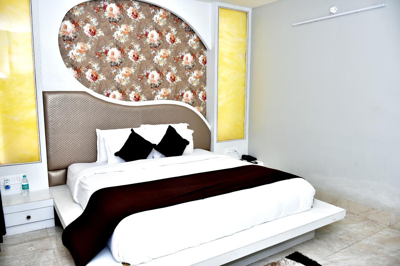 Hotel Daftari Palace Kishanganj Ngoại thất bức ảnh