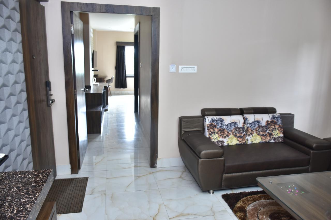 Hotel Daftari Palace Kishanganj Ngoại thất bức ảnh