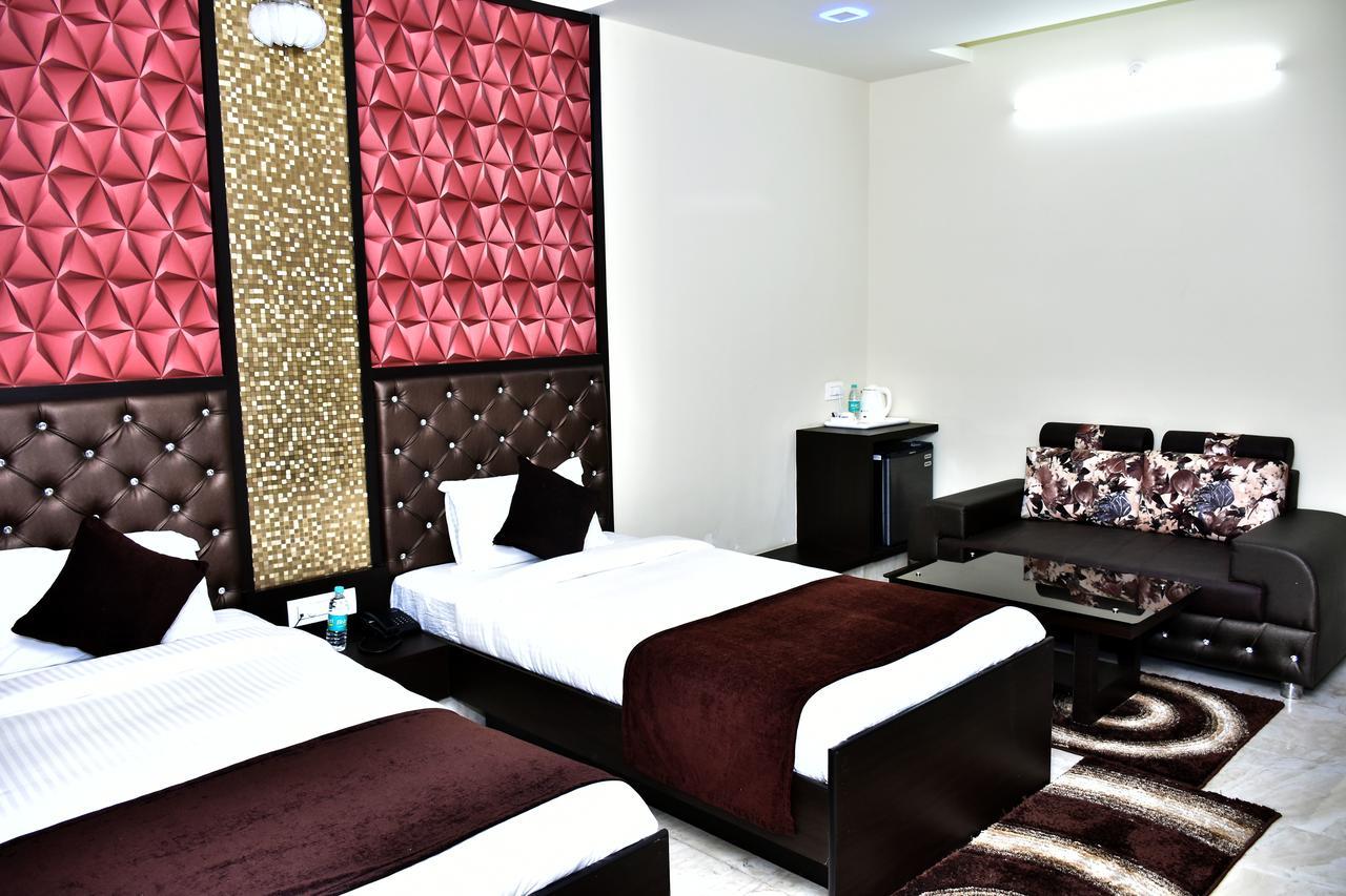 Hotel Daftari Palace Kishanganj Ngoại thất bức ảnh