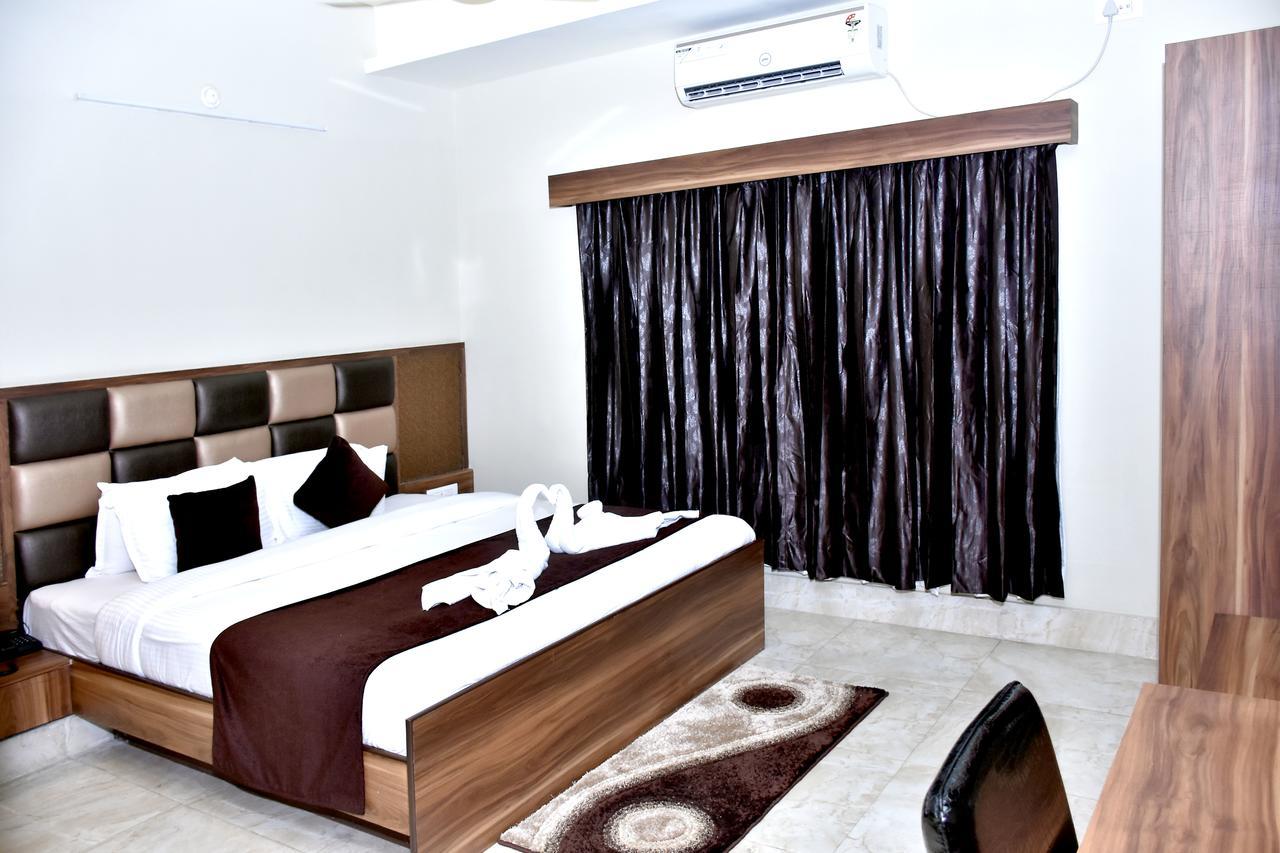 Hotel Daftari Palace Kishanganj Ngoại thất bức ảnh