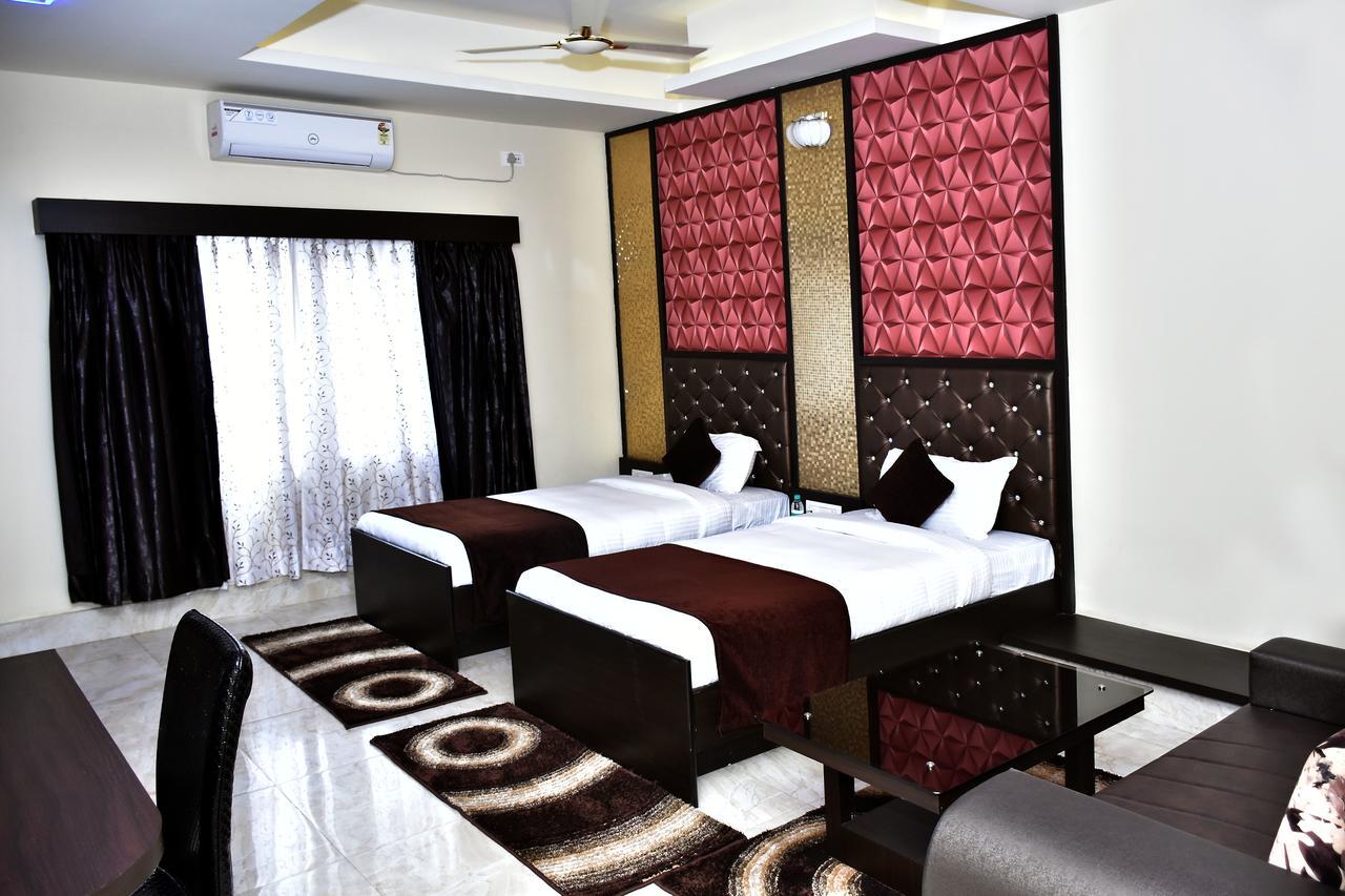 Hotel Daftari Palace Kishanganj Ngoại thất bức ảnh