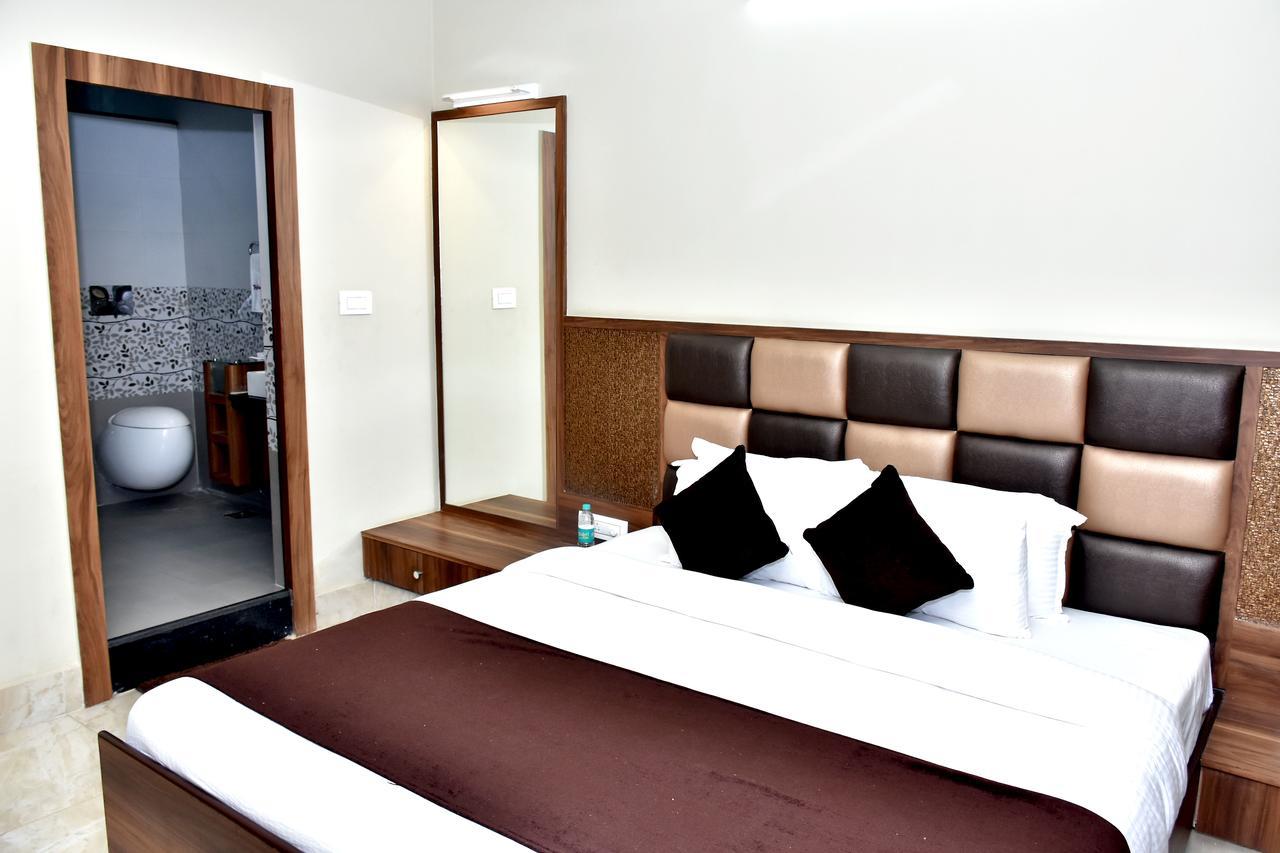 Hotel Daftari Palace Kishanganj Ngoại thất bức ảnh