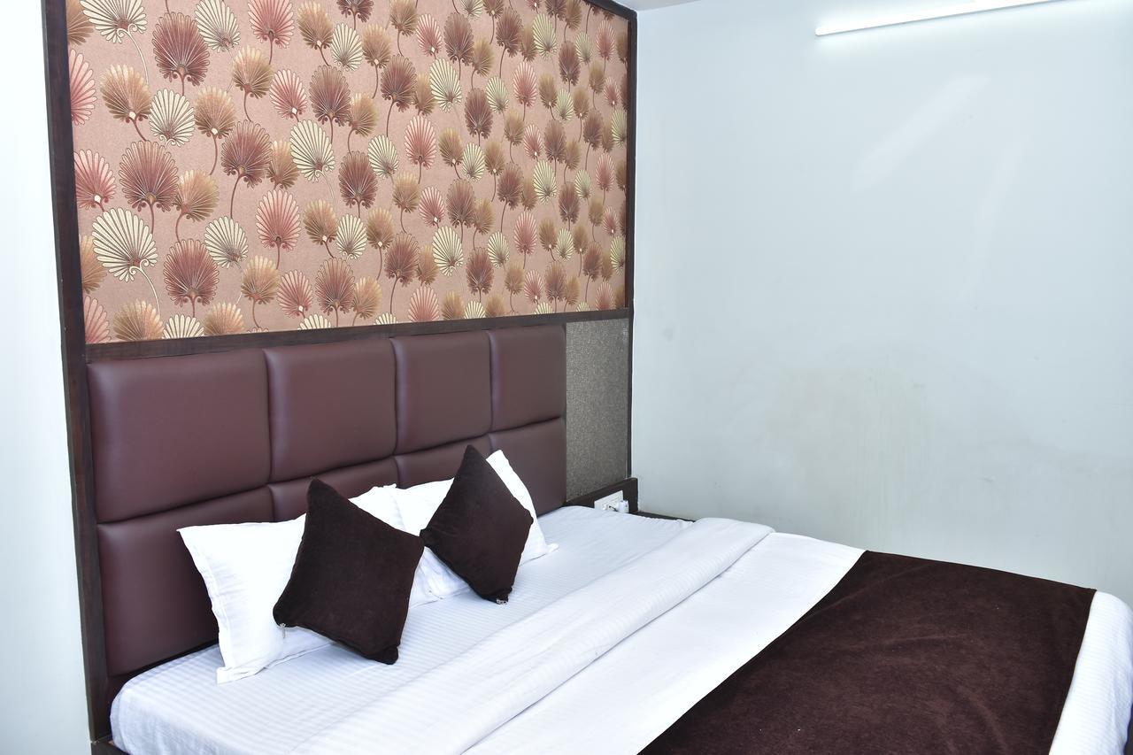 Hotel Daftari Palace Kishanganj Ngoại thất bức ảnh